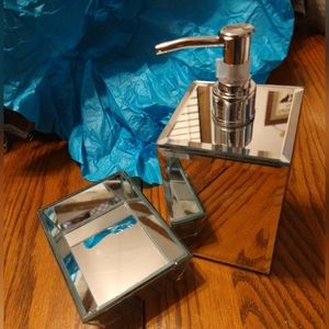 Mirror Soap Dispenser and Soap Dish Set - New